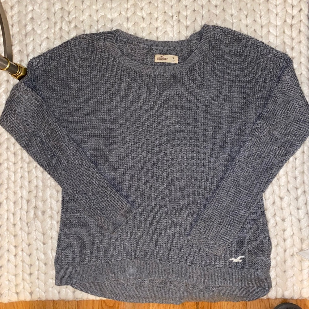 Small hollister sweater